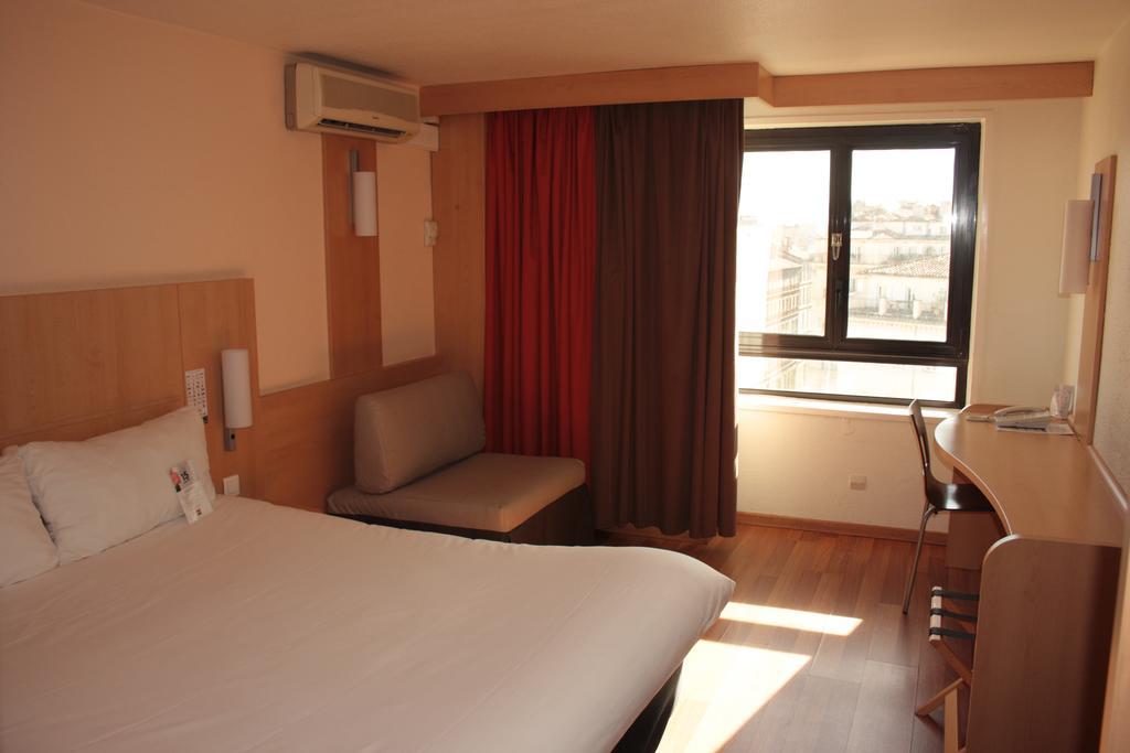 Готель Ibis Marseille Centre Gare Saint Charles Екстер'єр фото